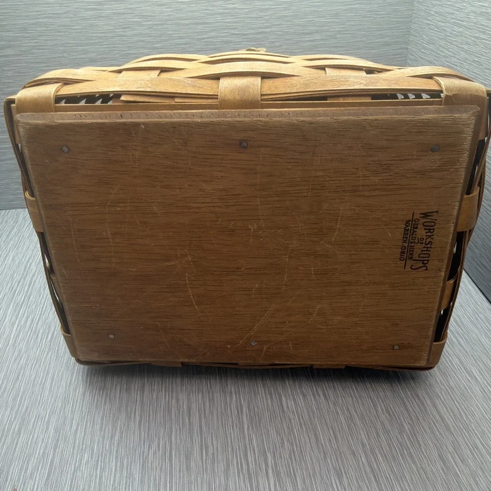 Vintage Gerald E Henn Workshops Picnic Basket Lidded Swing Handle Handwoven